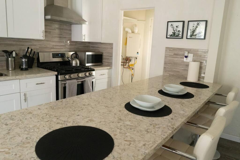 Spacious 2-Bedroom Unit In Hollywood Los Angeles Buitenkant foto