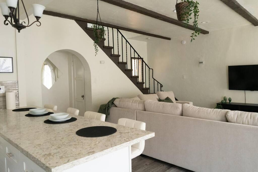 Spacious 2-Bedroom Unit In Hollywood Los Angeles Buitenkant foto